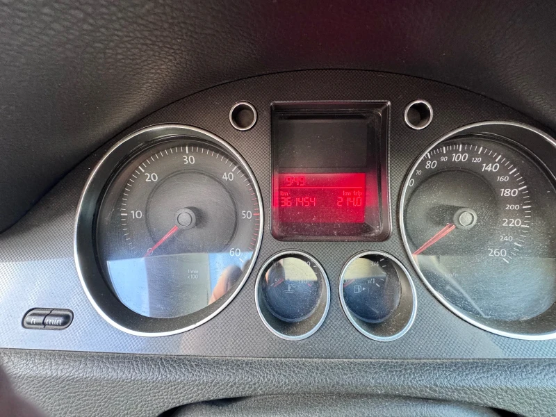 VW Passat, снимка 8 - Автомобили и джипове - 52919200