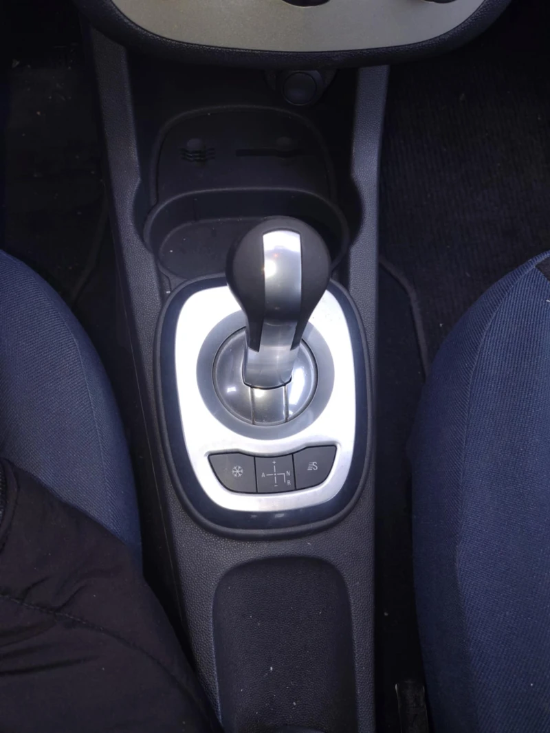 Opel Corsa 1, 2 I, снимка 9 - Автомобили и джипове - 53009775