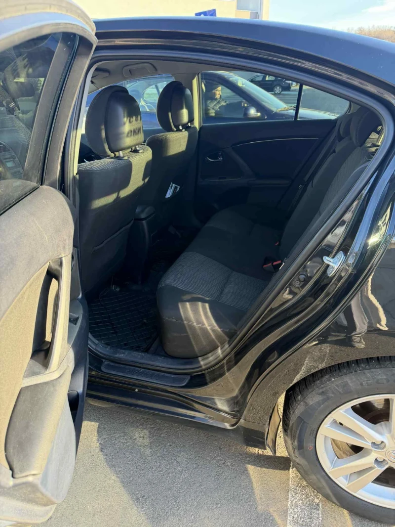 Toyota Avensis, снимка 9 - Автомобили и джипове - 53054305