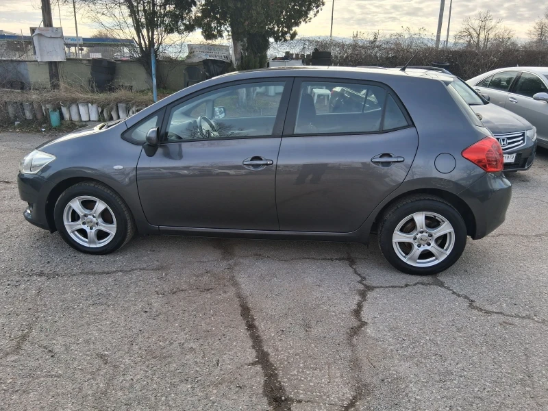 Toyota Auris 1.6 VVT-I като нова , снимка 4 - Автомобили и джипове - 53456674