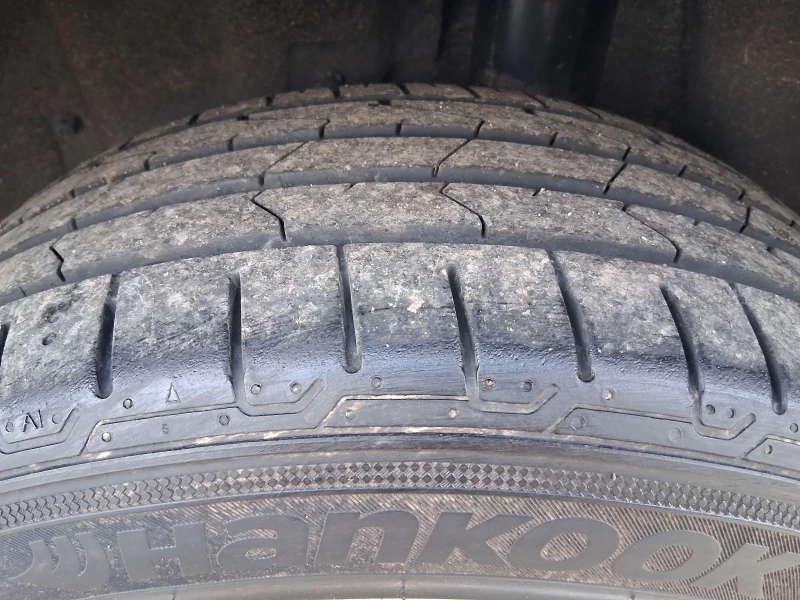 Toyota Auris 1.6 VVT-I като нова , снимка 16 - Автомобили и джипове - 53456674