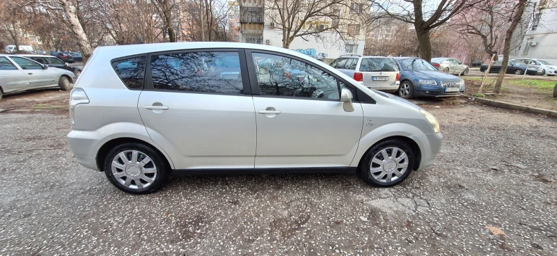 Toyota Corolla verso, снимка 2 - Автомобили и джипове - 53495369