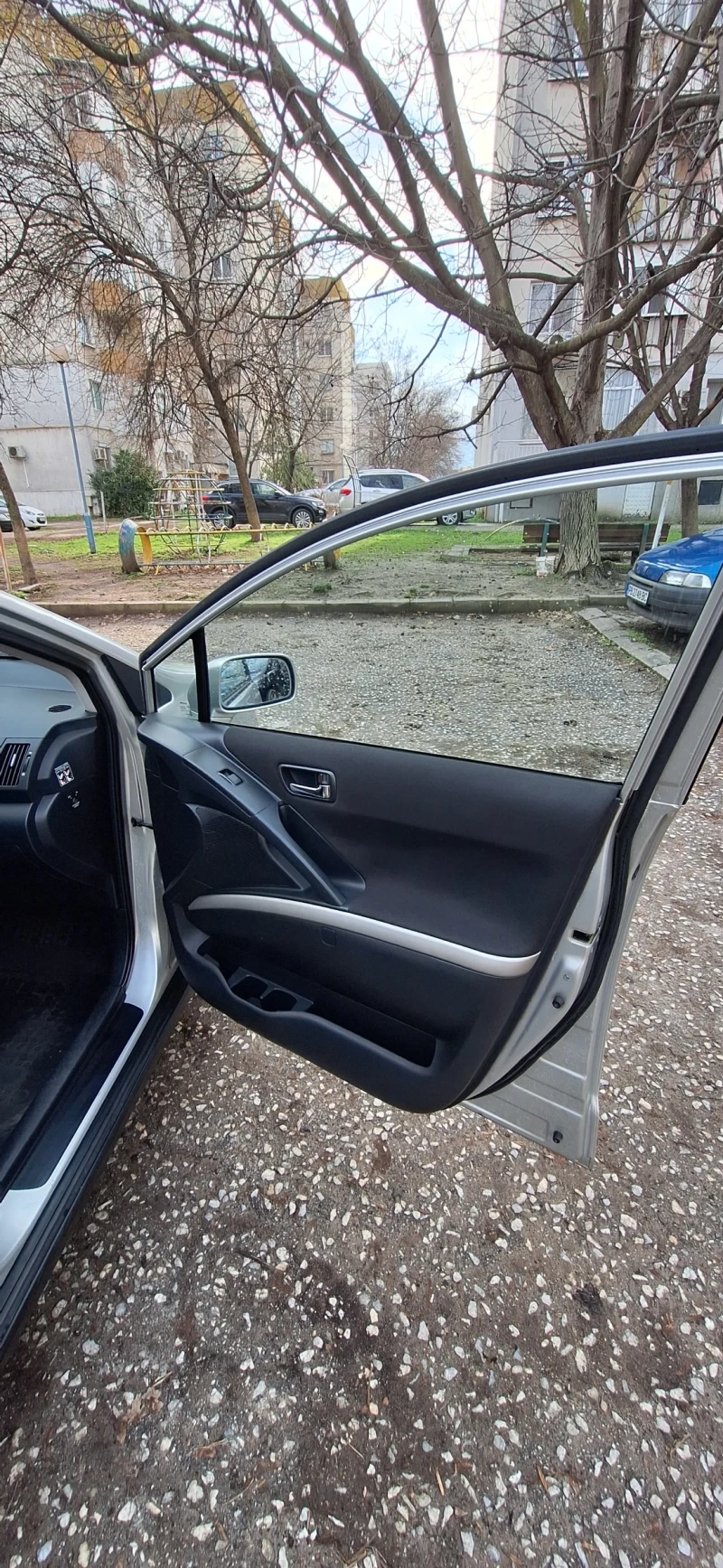 Toyota Corolla verso, снимка 8 - Автомобили и джипове - 53495369