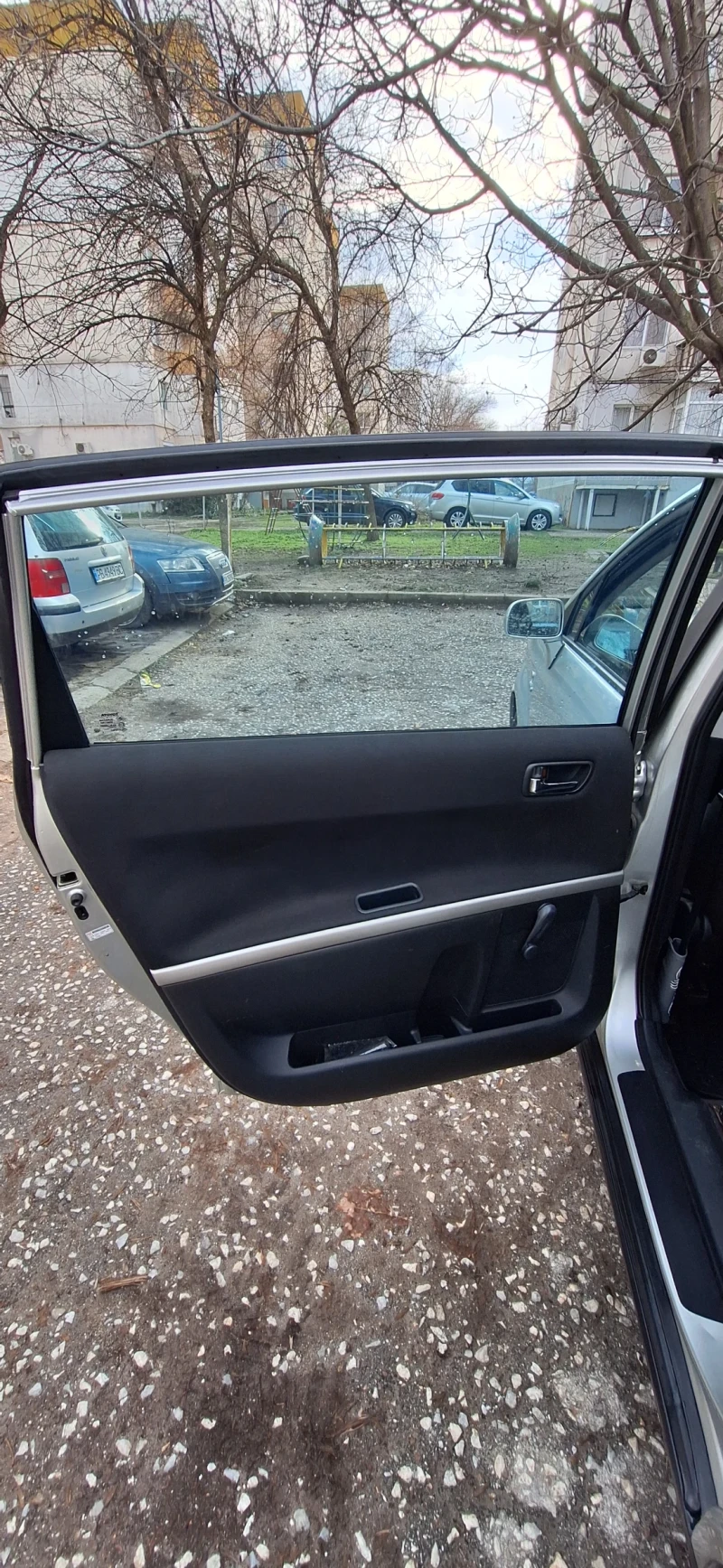 Toyota Corolla verso, снимка 13 - Автомобили и джипове - 53495369