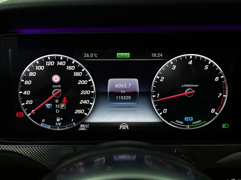 Mercedes-Benz E 300 4Matic Amg Line, снимка 8 - Автомобили и джипове - 56092018