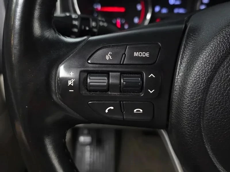 Kia Carnival, снимка 17 - Автомобили и джипове - 56689475