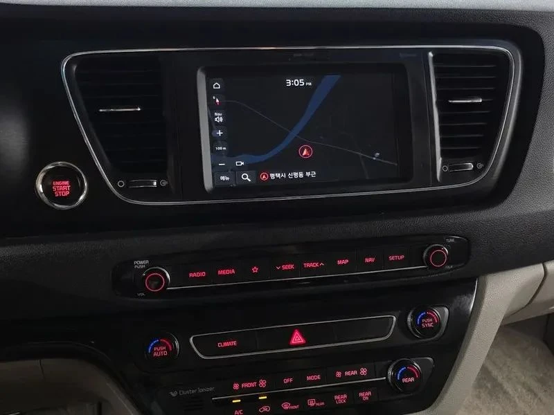 Kia Carnival, снимка 14 - Автомобили и джипове - 56689475