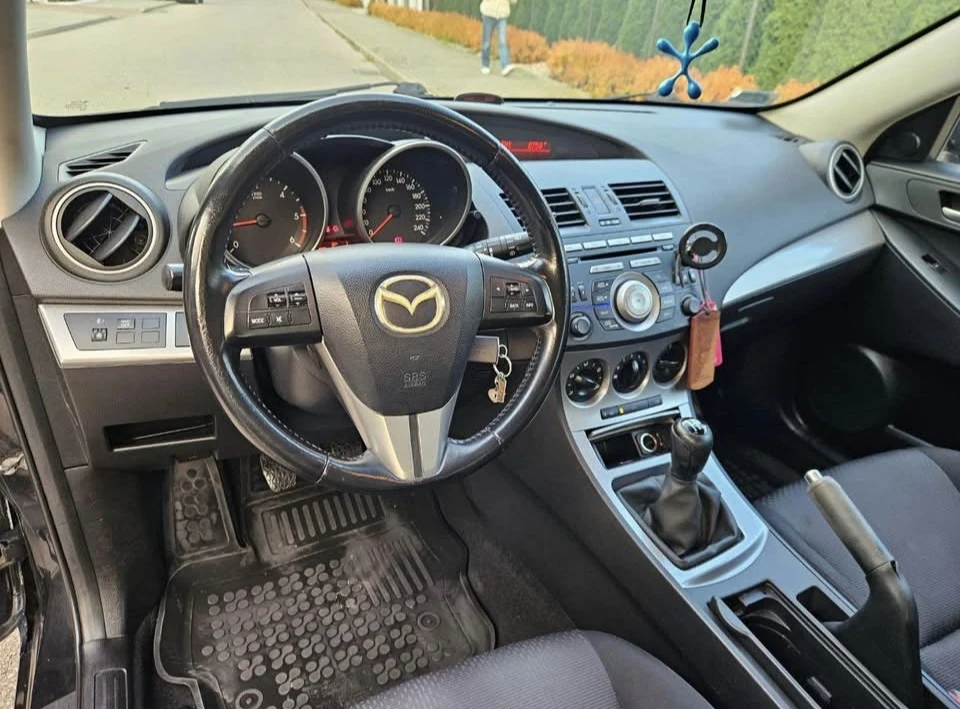 Mazda 3 1.6i 67000км - изображение 8