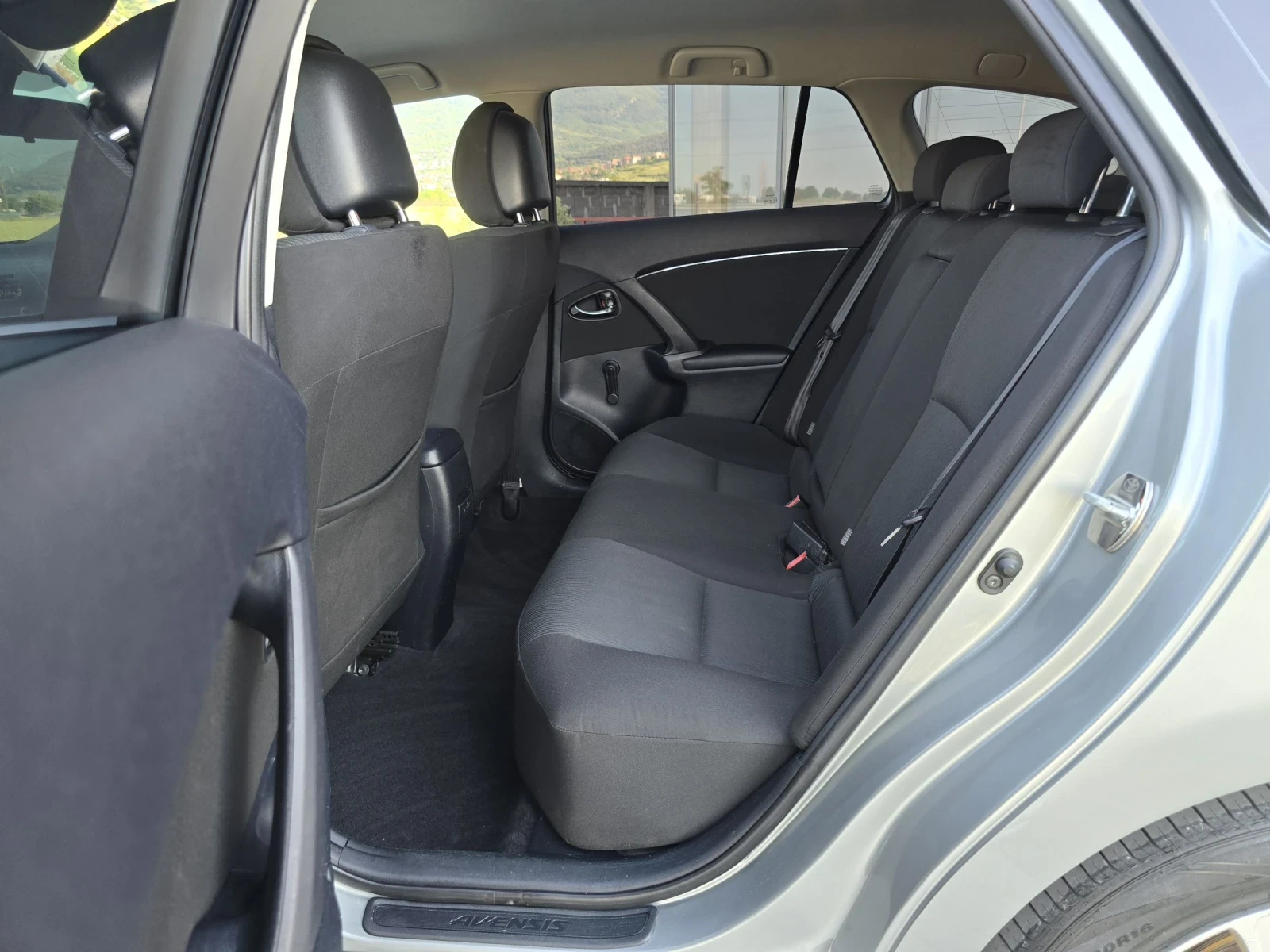 Toyota Avensis 1.8Vvti/147КС./6-СКОРОСТИ/ФУЛ - СЕРВИЗ. - изображение 10