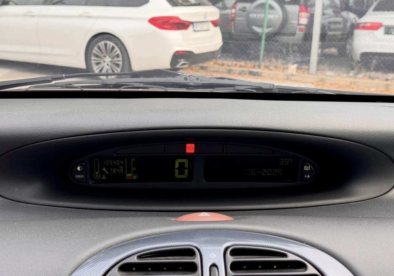 Citroen Xsara picasso 2.0 HDI - изображение 7