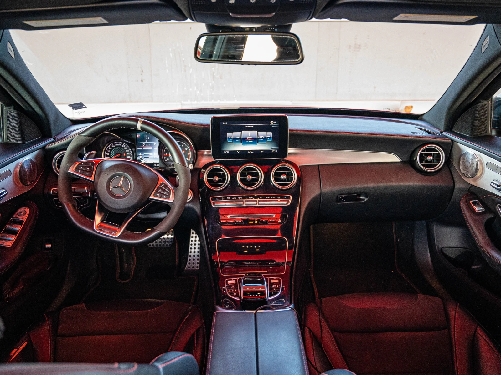 Mercedes-Benz C 43 AMG * Pano * Camera * БЕЗ ПЪРВОНАЧАЛНА ВНОСКА - изображение 10