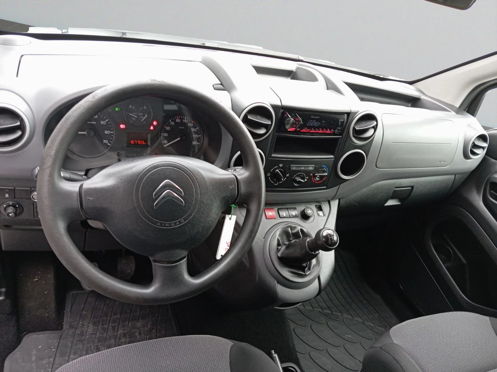 Citroen Berlingo 1.6HDi 75 BVM5 E6 - изображение 9
