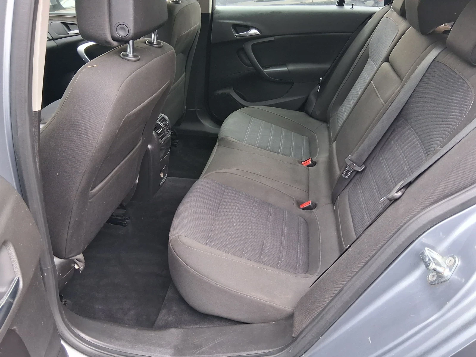 Opel Insignia 1.8 140кс , снимка 11 - Автомобили и джипове - 54559776