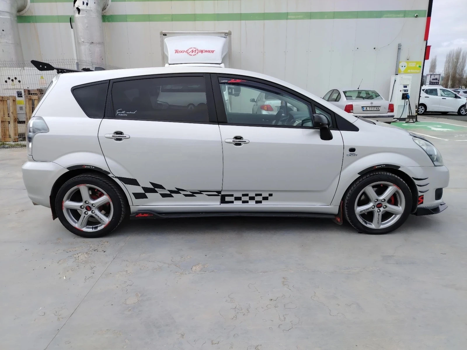 Toyota Corolla verso 2.2 D4D, снимка 5 - Автомобили и джипове - 53483838