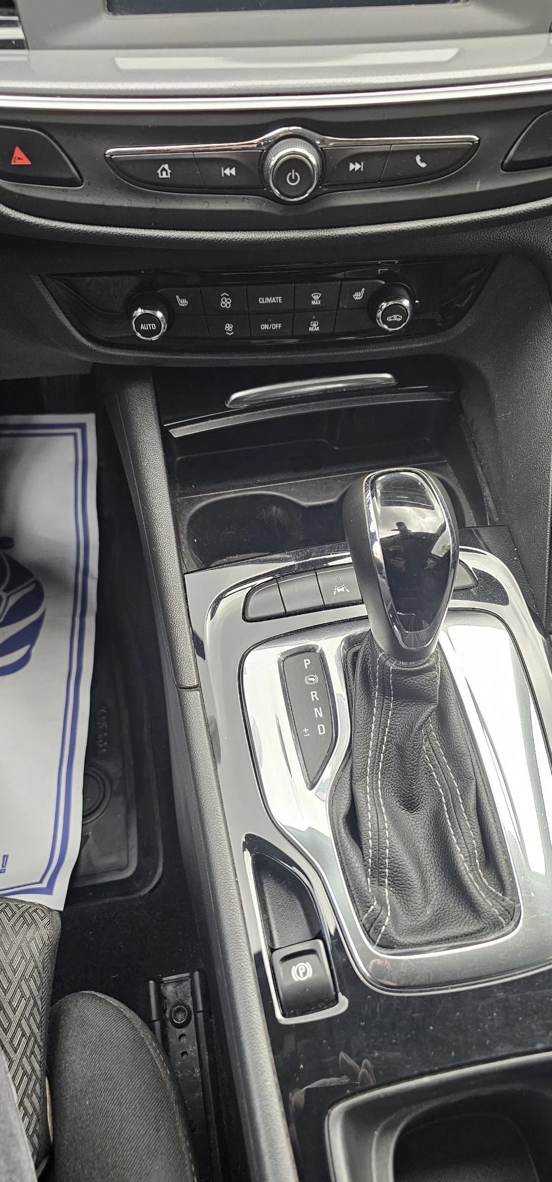 Opel Insignia 1.6 TDCI Автомат Камера Германия , снимка 10 - Автомобили и джипове - 53670530