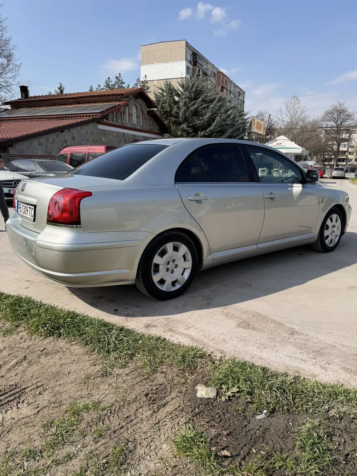 Toyota Avensis, снимка 13 - Автомобили и джипове - 53876113