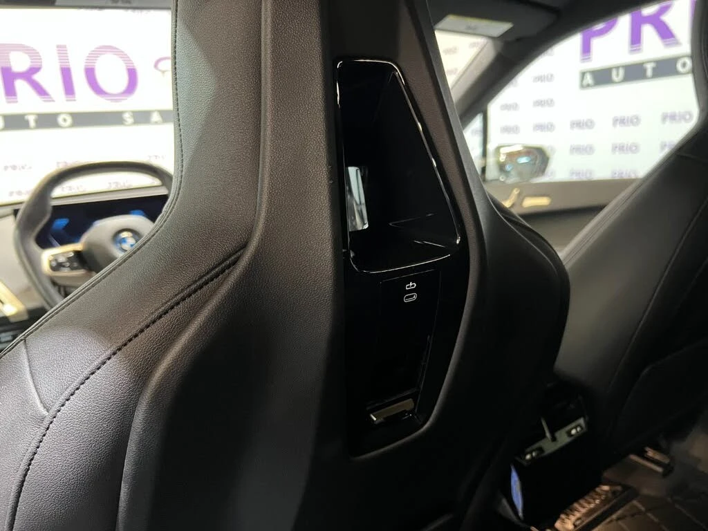 BMW iX ДилърxDrive40i* АвтоКредит* (ЦЕНА ДО БГ), снимка 11 - Автомобили и джипове - 54228292