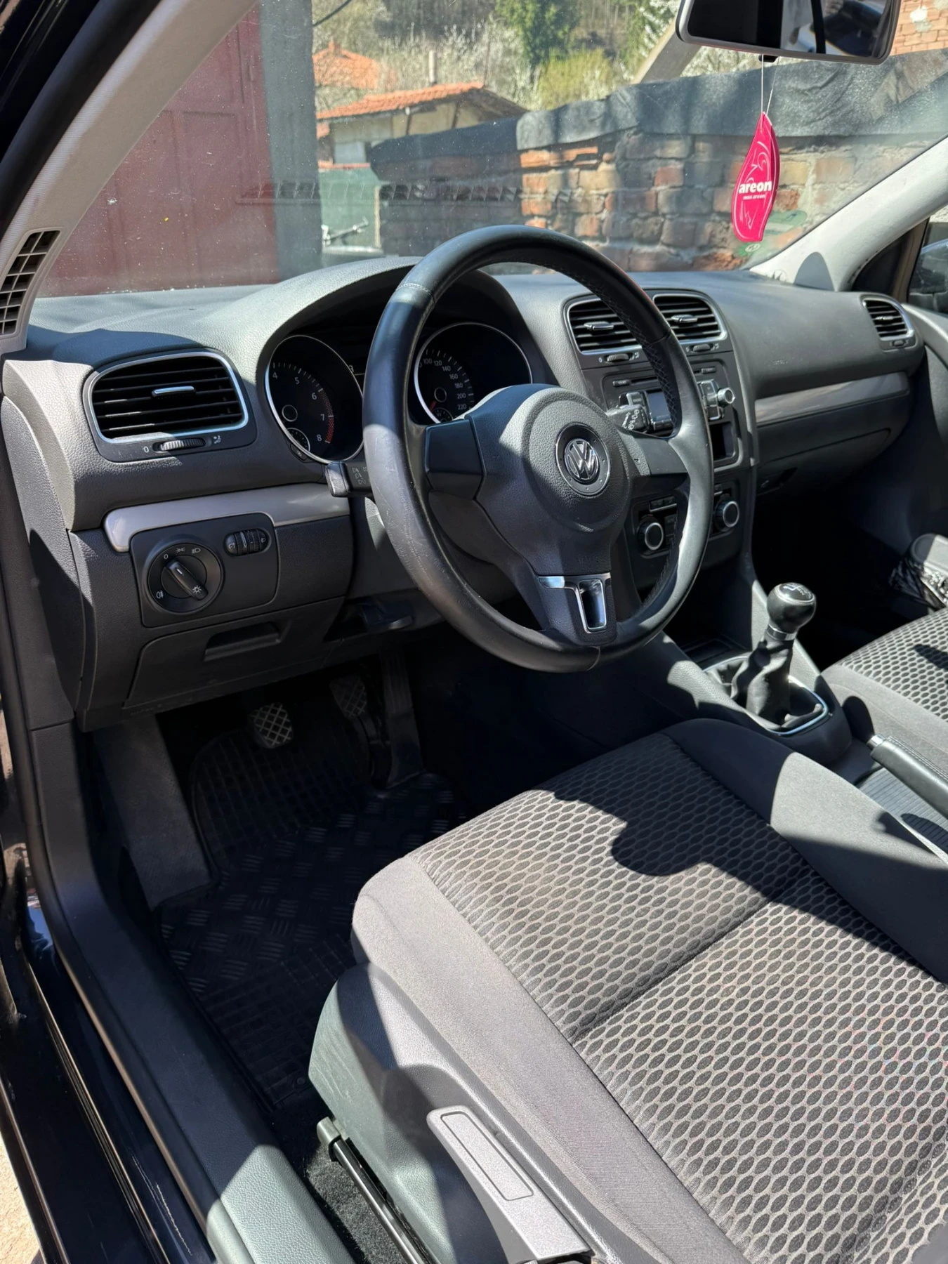 VW Golf 1.4i, снимка 7 - Автомобили и джипове - 54259807