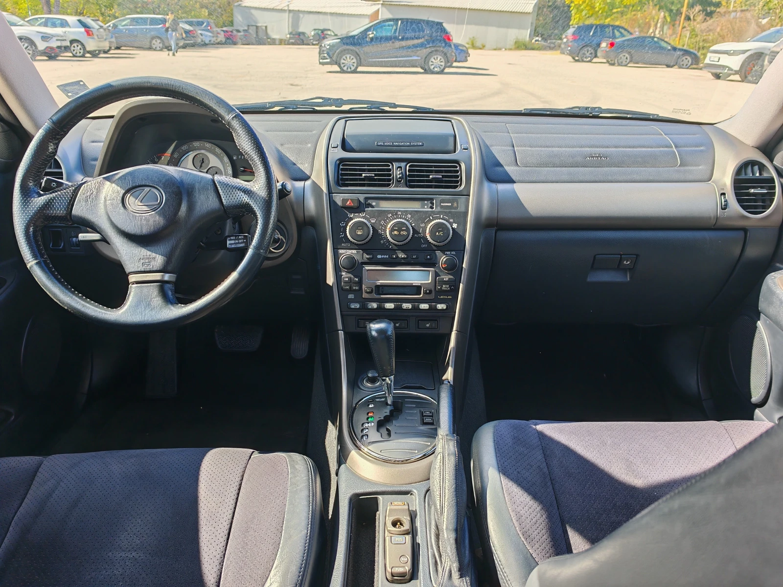 Lexus IS 200, снимка 9 - Автомобили и джипове - 54386963