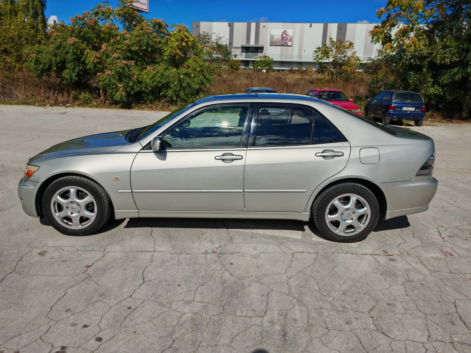 Lexus IS 200, снимка 2 - Автомобили и джипове - 54386963