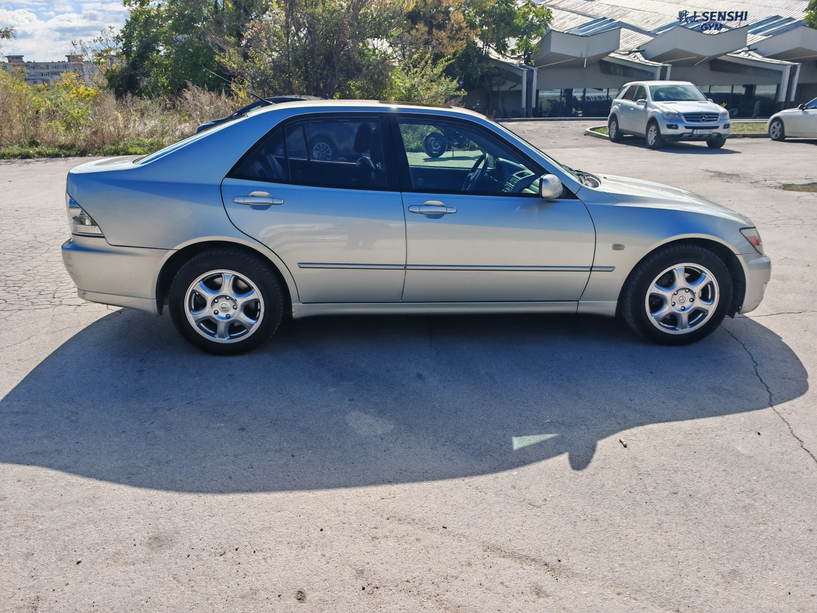 Lexus IS 200, снимка 4 - Автомобили и джипове - 54386963