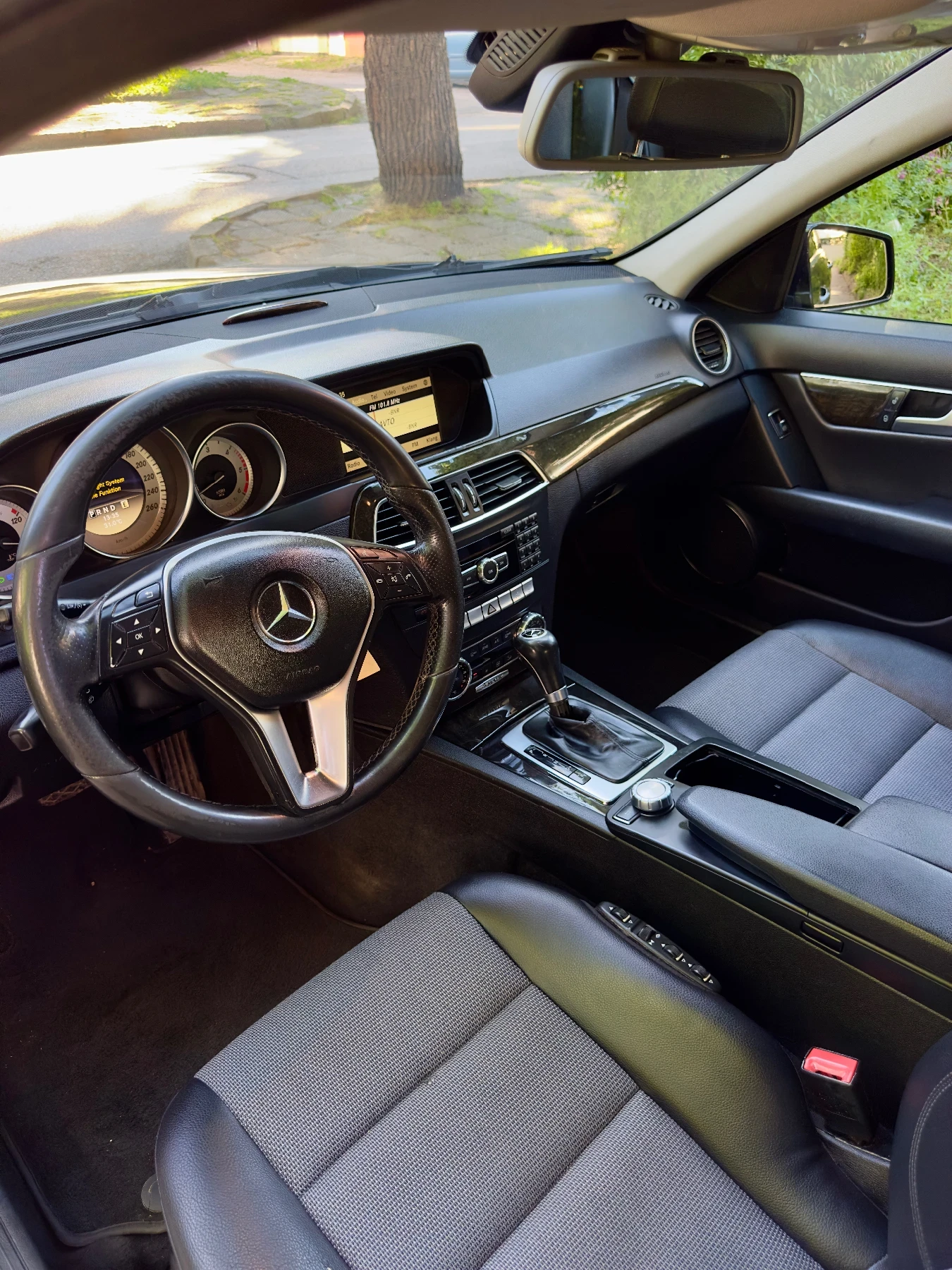 Mercedes-Benz C 300 3.0 CDI 4Matic, снимка 6 - Автомобили и джипове - 54437573