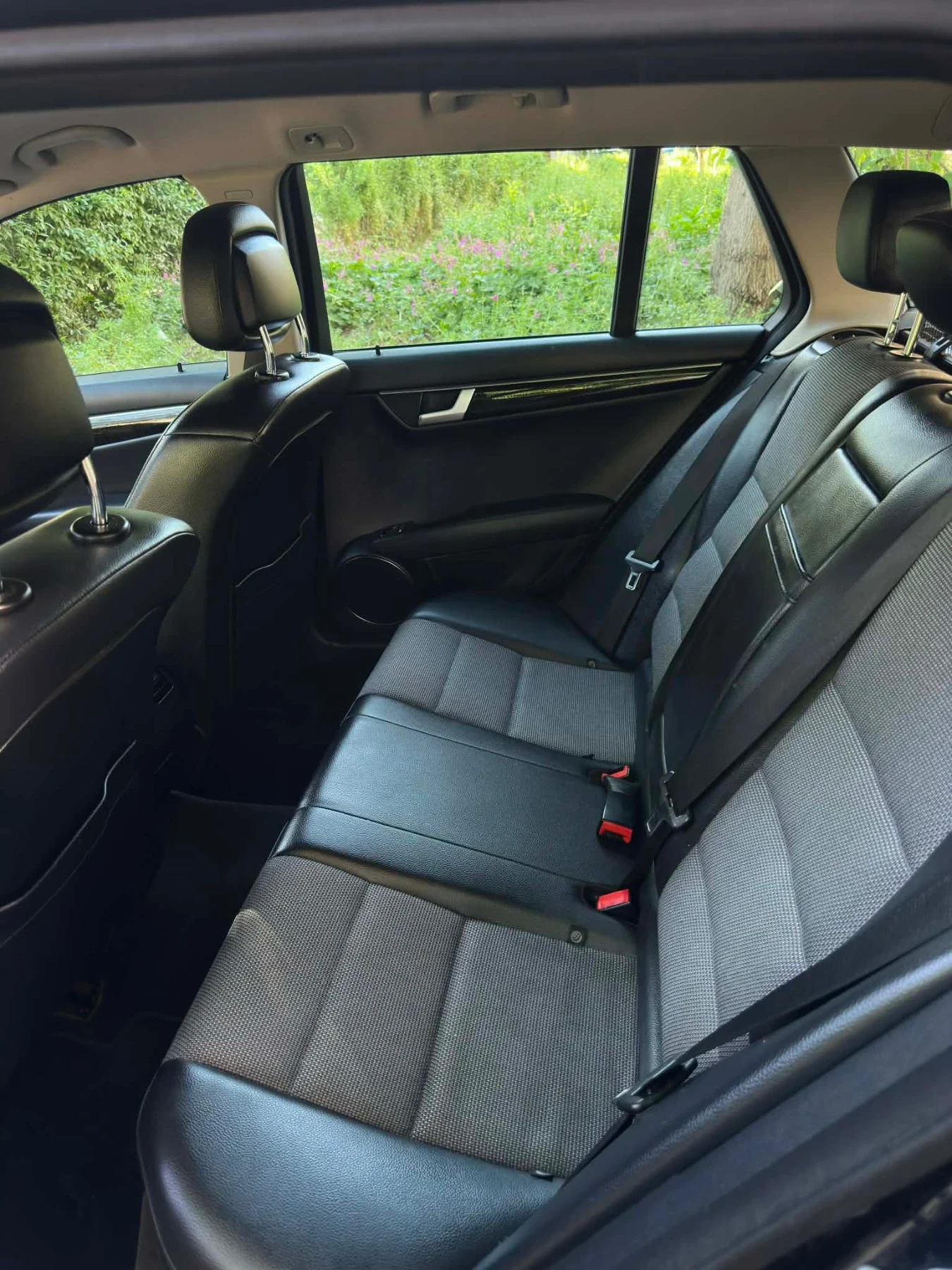 Mercedes-Benz C 300 3.0 CDI 4Matic, снимка 8 - Автомобили и джипове - 54437573