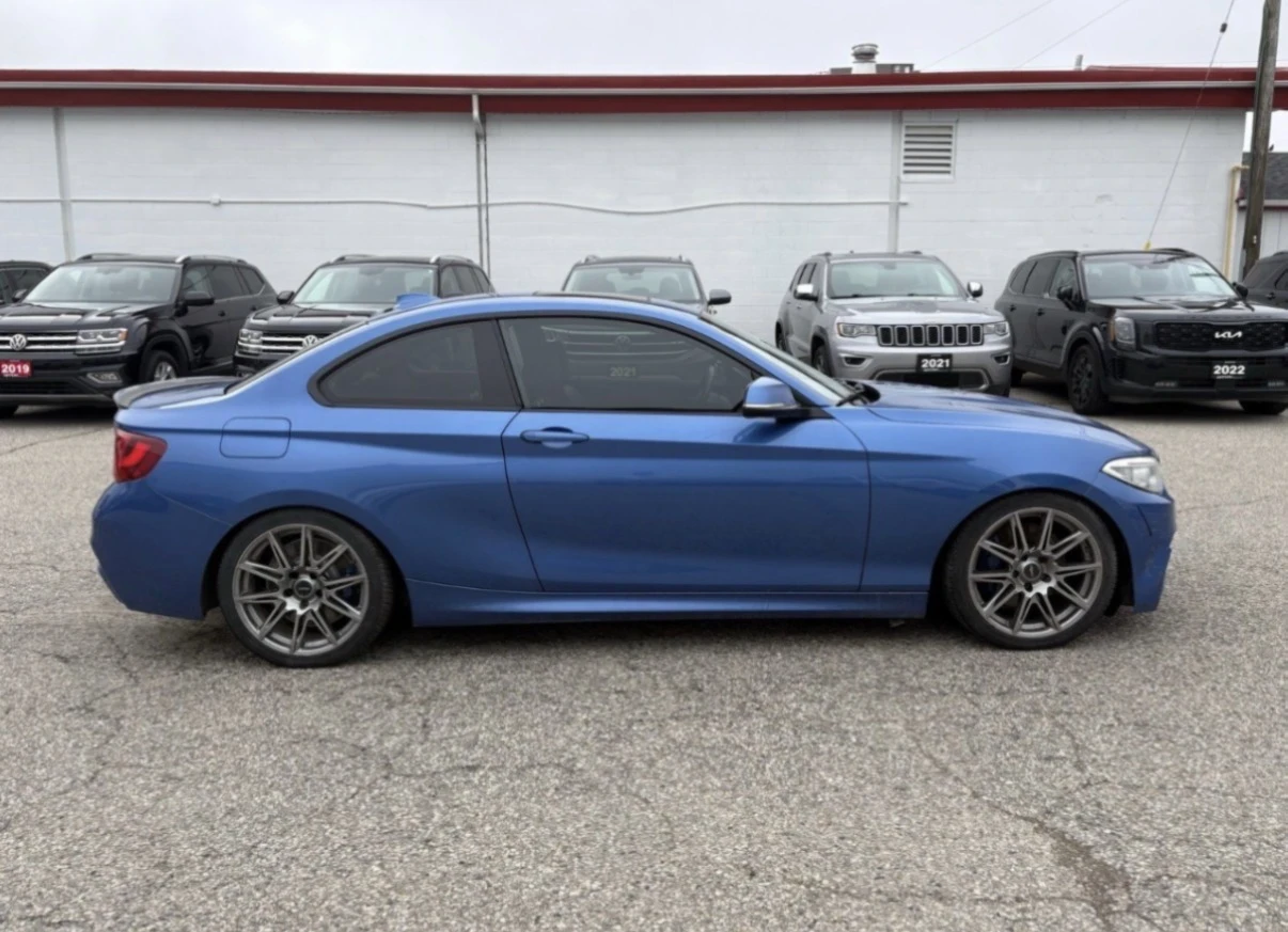 BMW 228 М ПАКЕТ * РЪЧКА * ШИБИДАХ * ПОДГРЕВ * CARFAX * , снимка 2 - Автомобили и джипове - 54487132