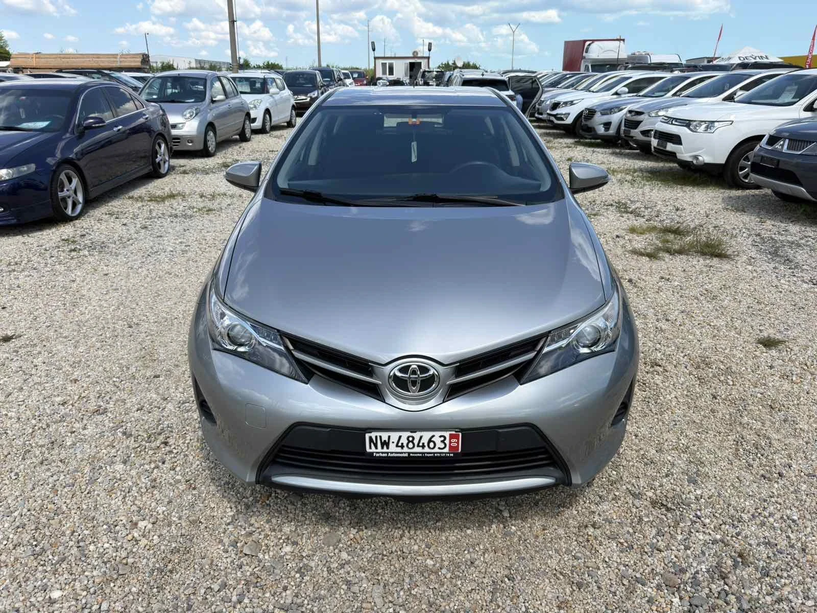 Toyota Auris 1.6i Swiss, снимка 3 - Автомобили и джипове - 54596197