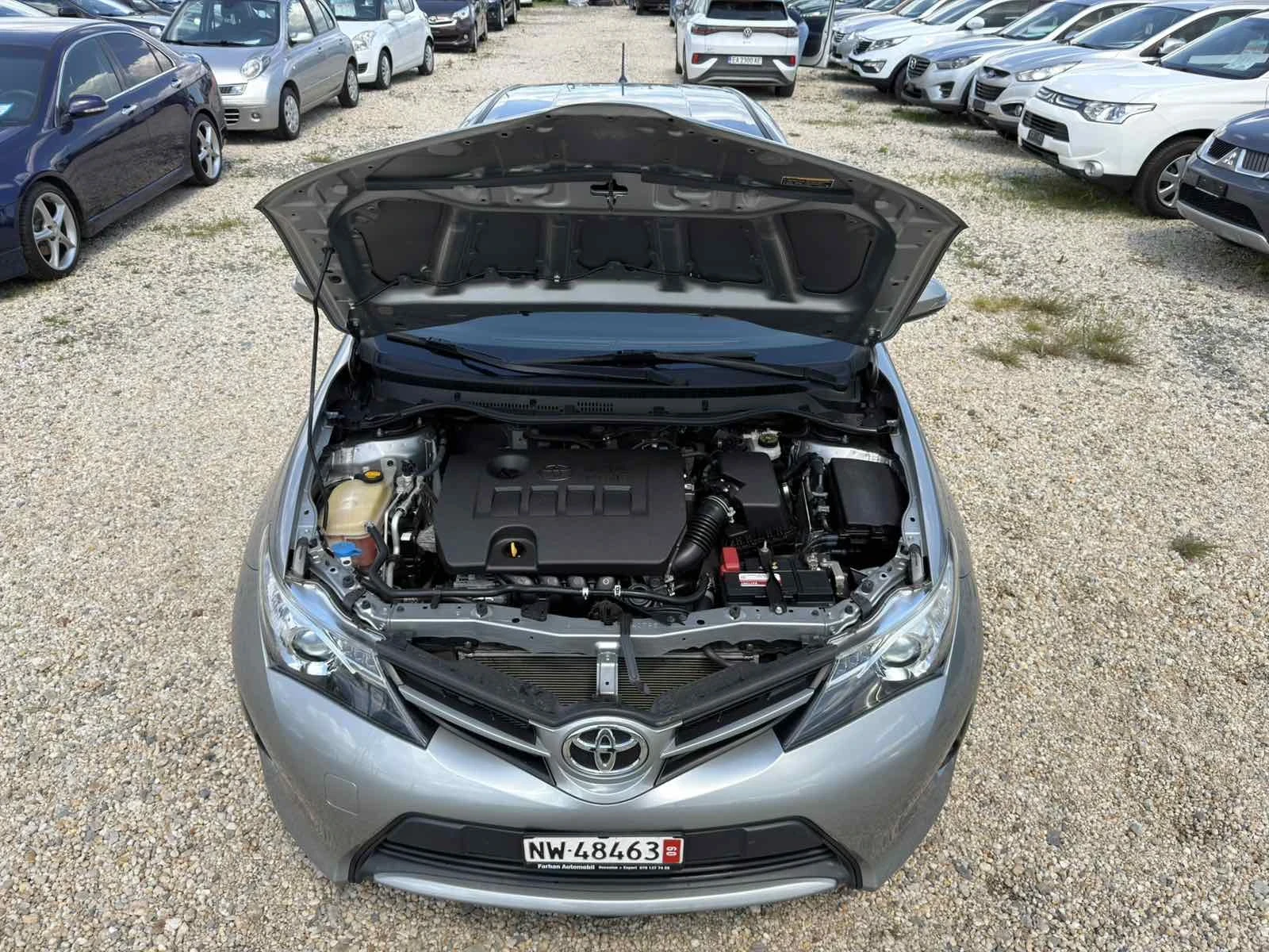 Toyota Auris 1.6i Swiss, снимка 4 - Автомобили и джипове - 54596197