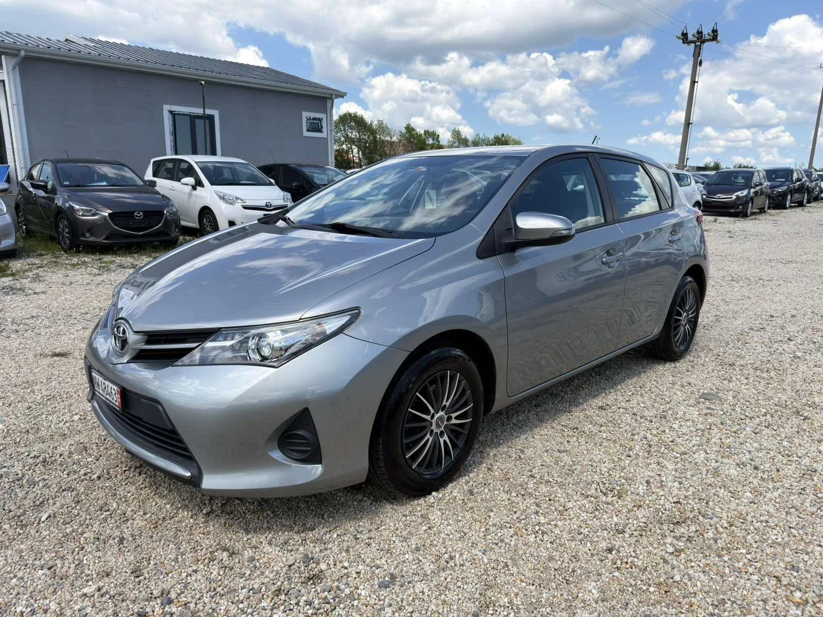 Toyota Auris 1.6i Swiss, снимка 2 - Автомобили и джипове - 54596197