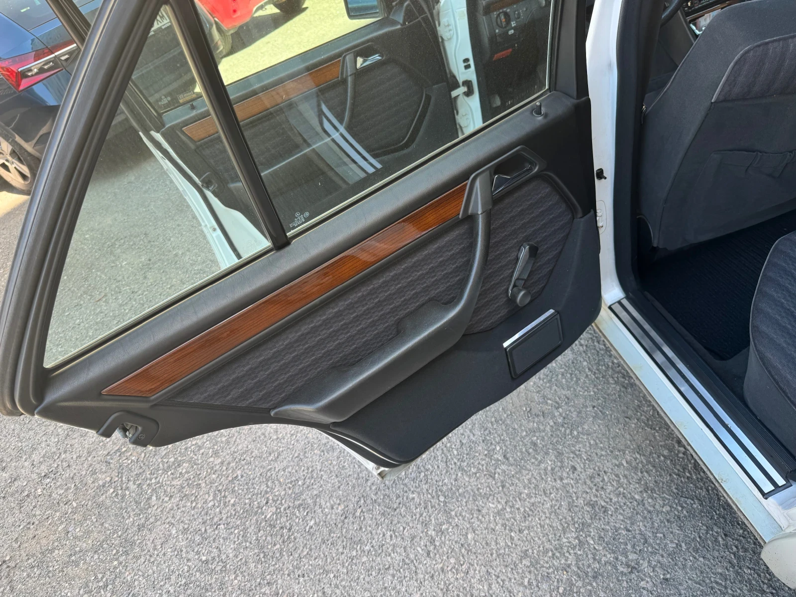 Mercedes-Benz 124 200 , снимка 6 - Автомобили и джипове - 55089600
