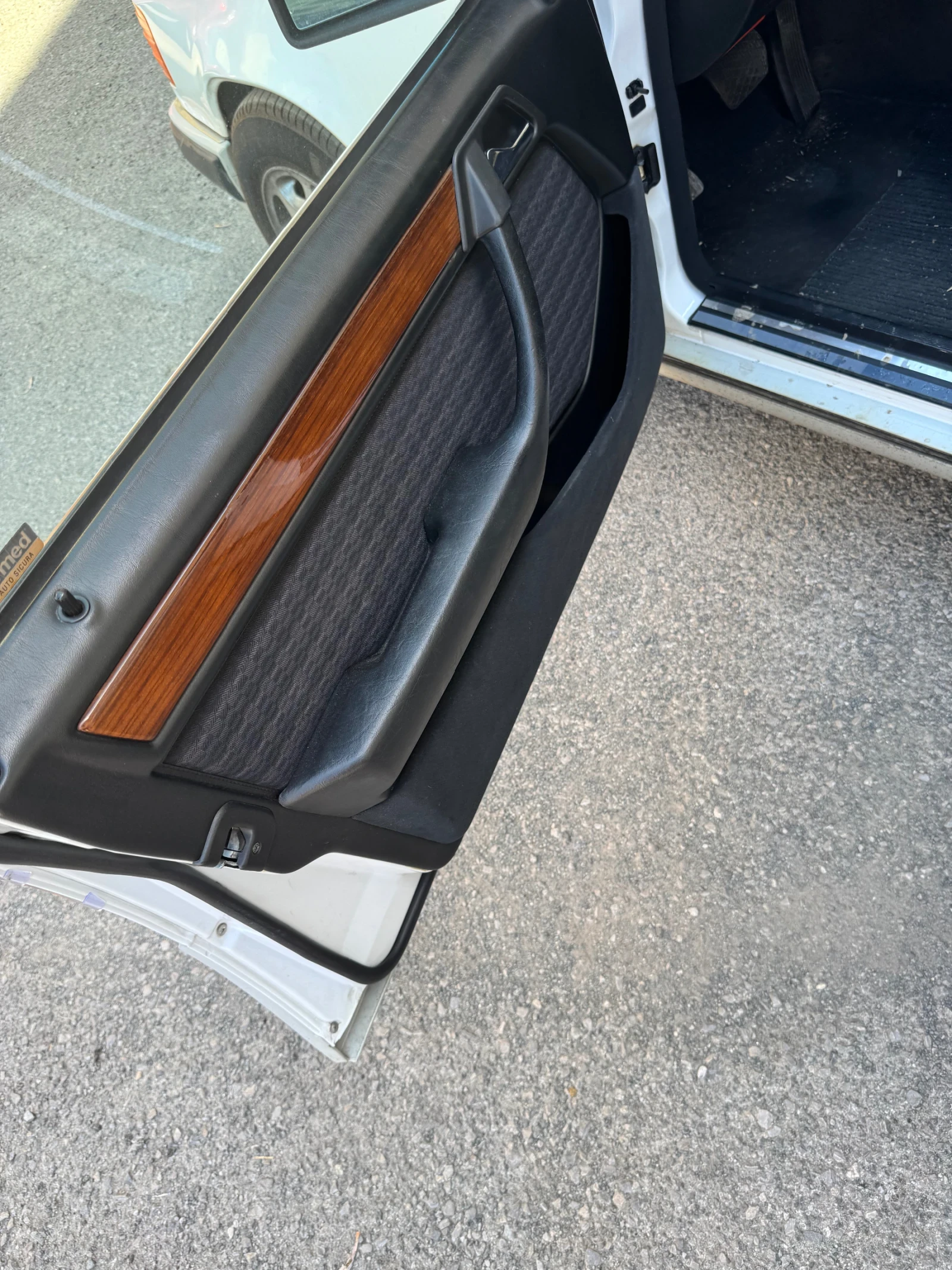Mercedes-Benz 124 200 , снимка 7 - Автомобили и джипове - 55089600