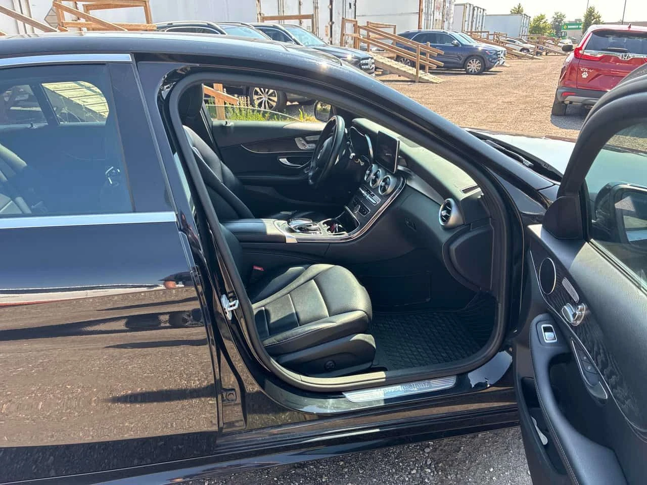 Mercedes-Benz C 300 4MATIC * ГЛАВНО ПРЕДСТАВИТЕЛСТВО НА MERCEDES* , снимка 11 - Автомобили и джипове - 55295640