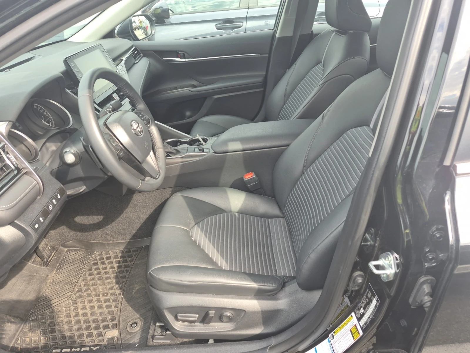 Toyota Camry * SE * АВТОКРЕДИТ БЕЗ ПЪРВОНАЧАЛНА ВНОСКА* , снимка 5 - Автомобили и джипове - 55929201