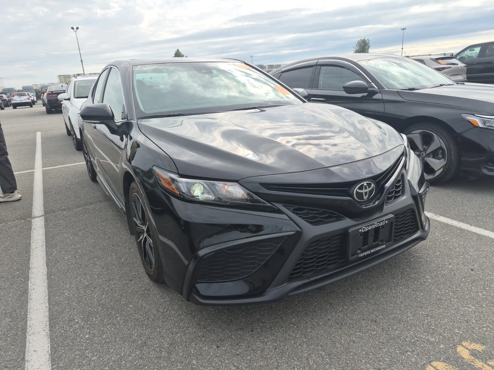 Toyota Camry * SE * АВТОКРЕДИТ БЕЗ ПЪРВОНАЧАЛНА ВНОСКА* , снимка 2 - Автомобили и джипове - 55929201