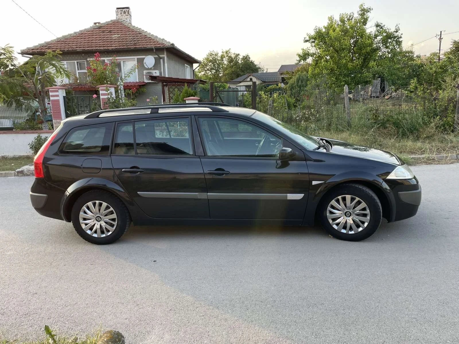 Renault Megane Dci Facelift, снимка 3 - Автомобили и джипове - 55934124