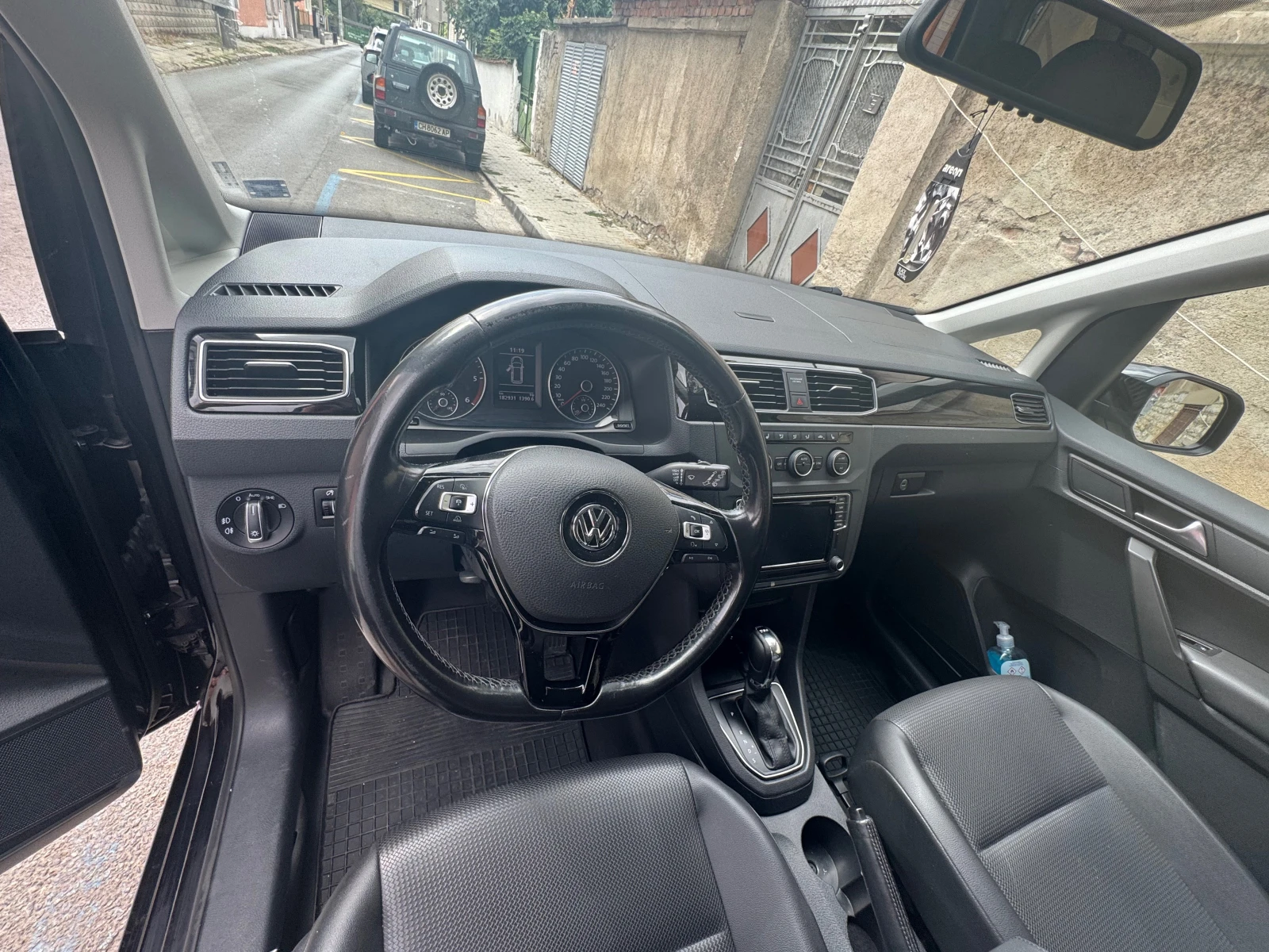 VW Caddy Maxi, снимка 8 - Автомобили и джипове - 55980034