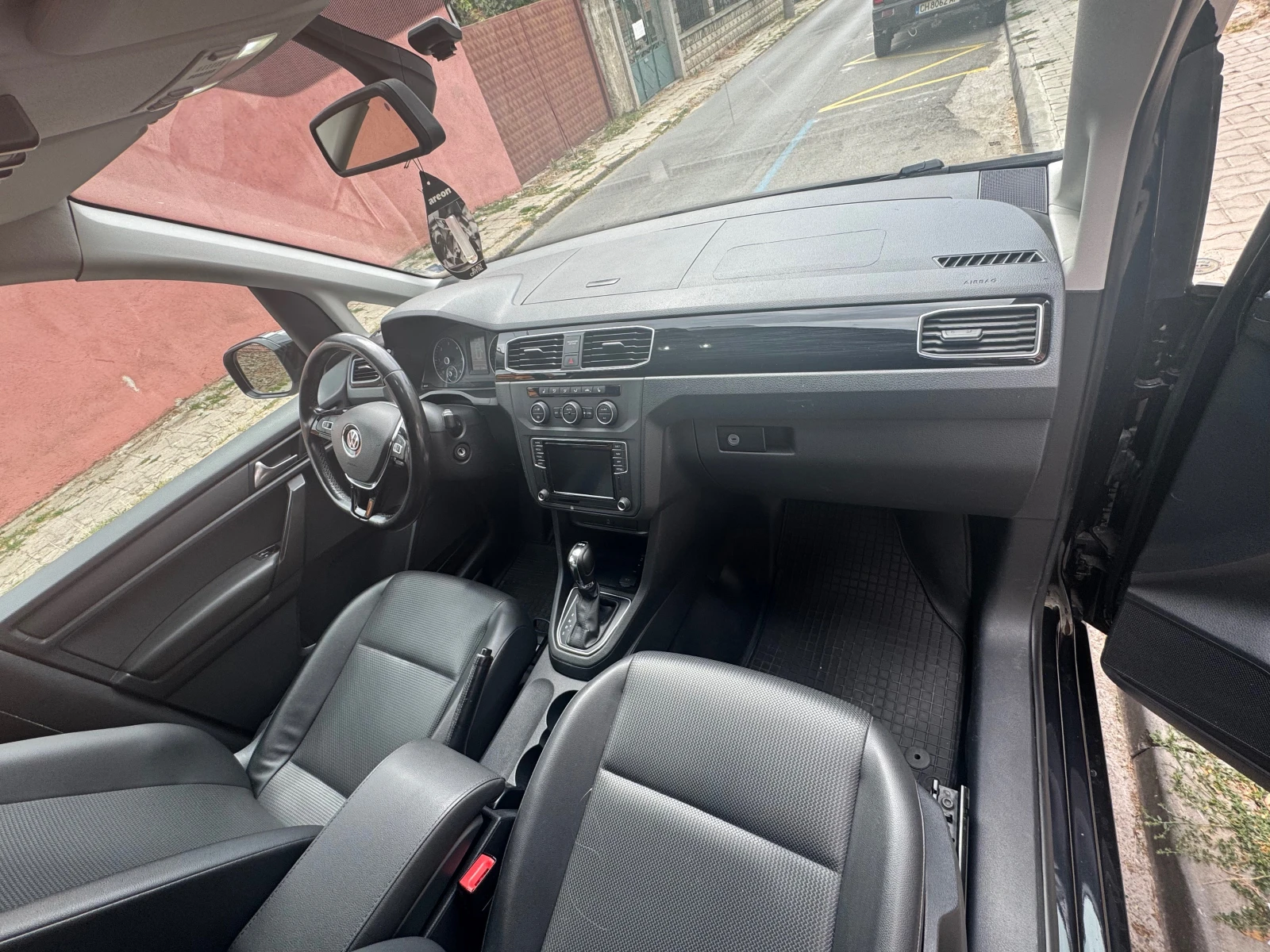 VW Caddy Maxi, снимка 5 - Автомобили и джипове - 55980034