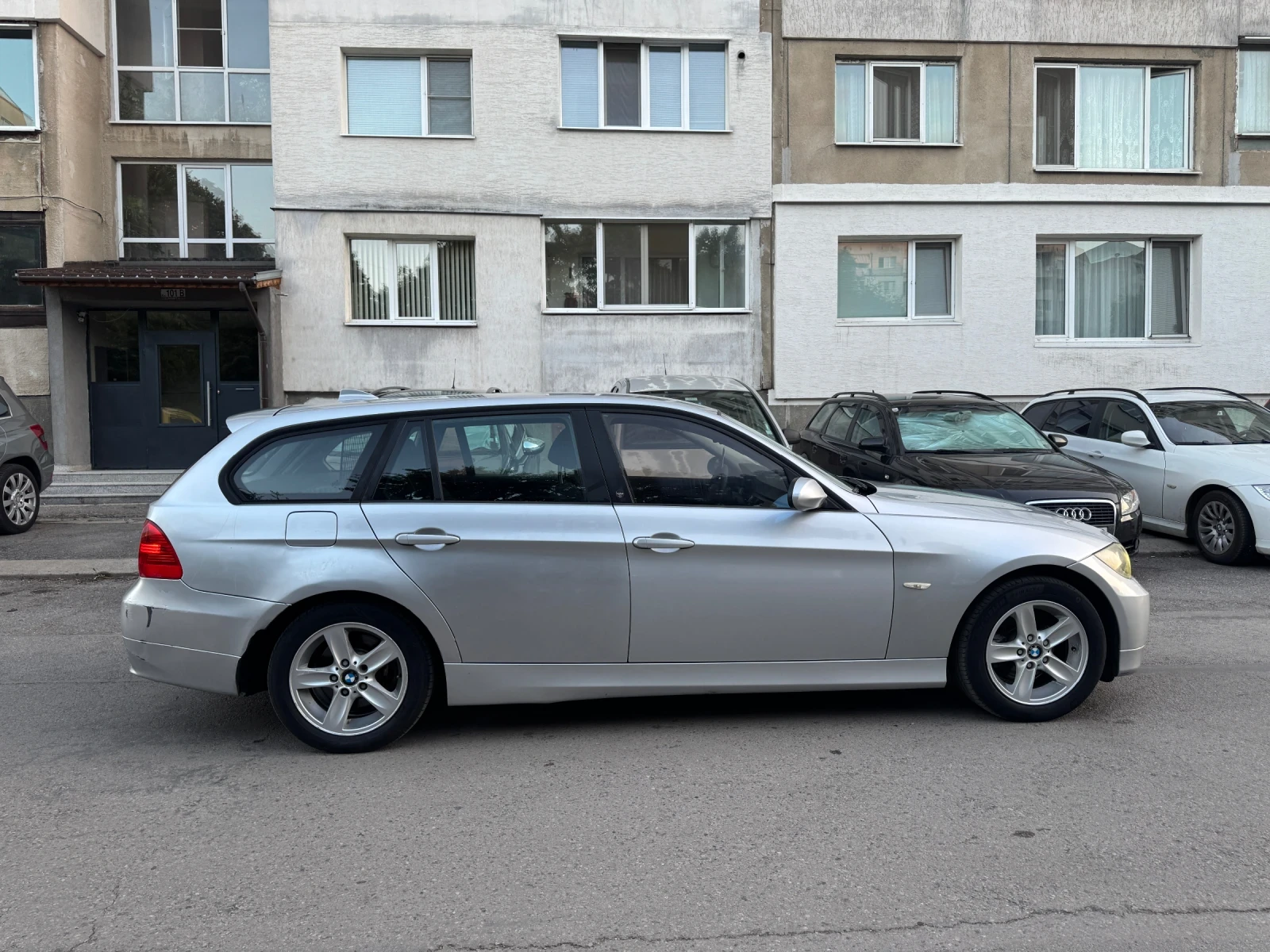 BMW 318, снимка 6 - Автомобили и джипове - 55982852