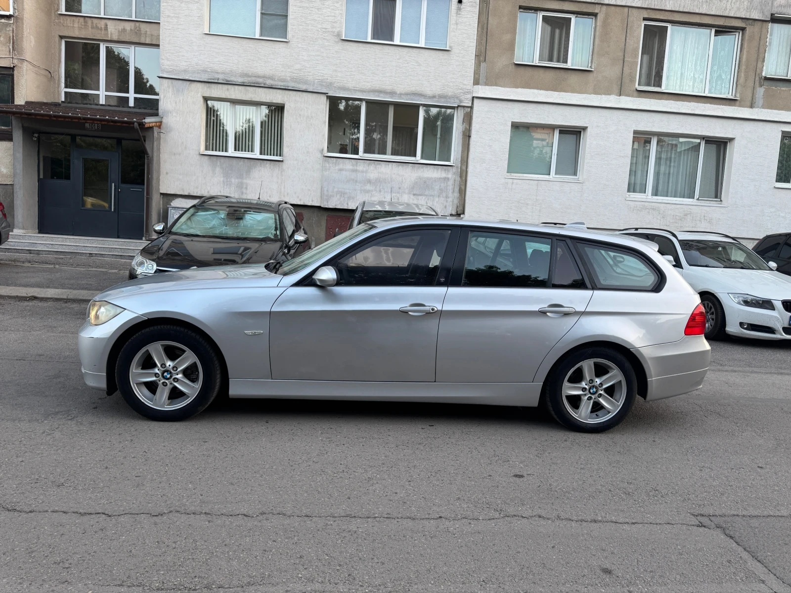 BMW 318, снимка 2 - Автомобили и джипове - 55982852