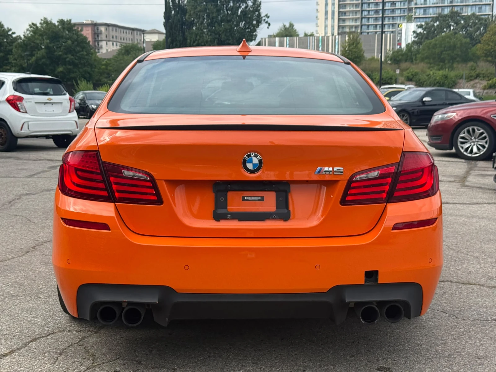 BMW M5 | INDIVIDUAL | Цена до България & АвтоКредит, снимка 6 - Автомобили и джипове - 56252546