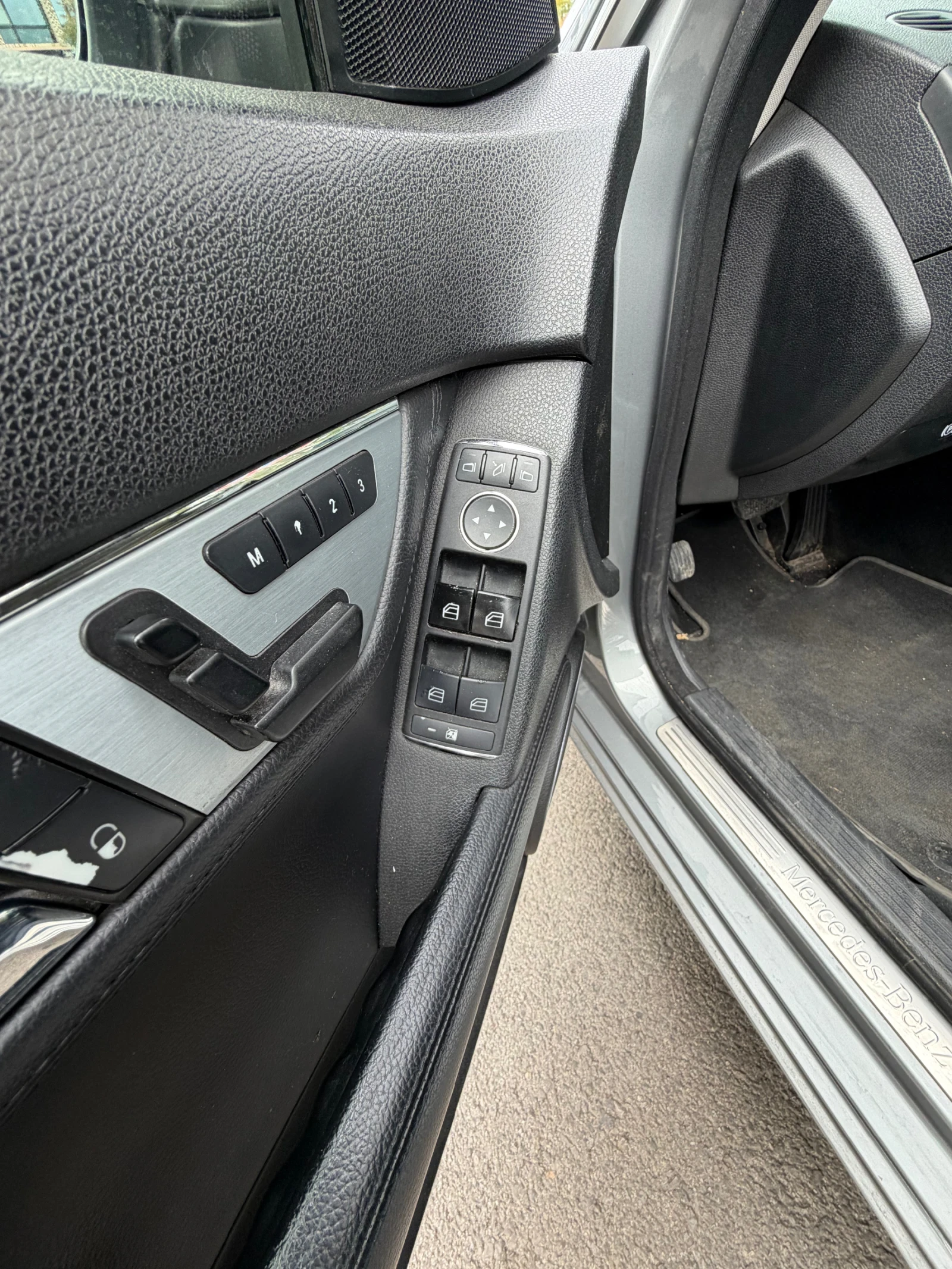 Mercedes-Benz C 220 Avantgarde, снимка 8 - Автомобили и джипове - 56630557