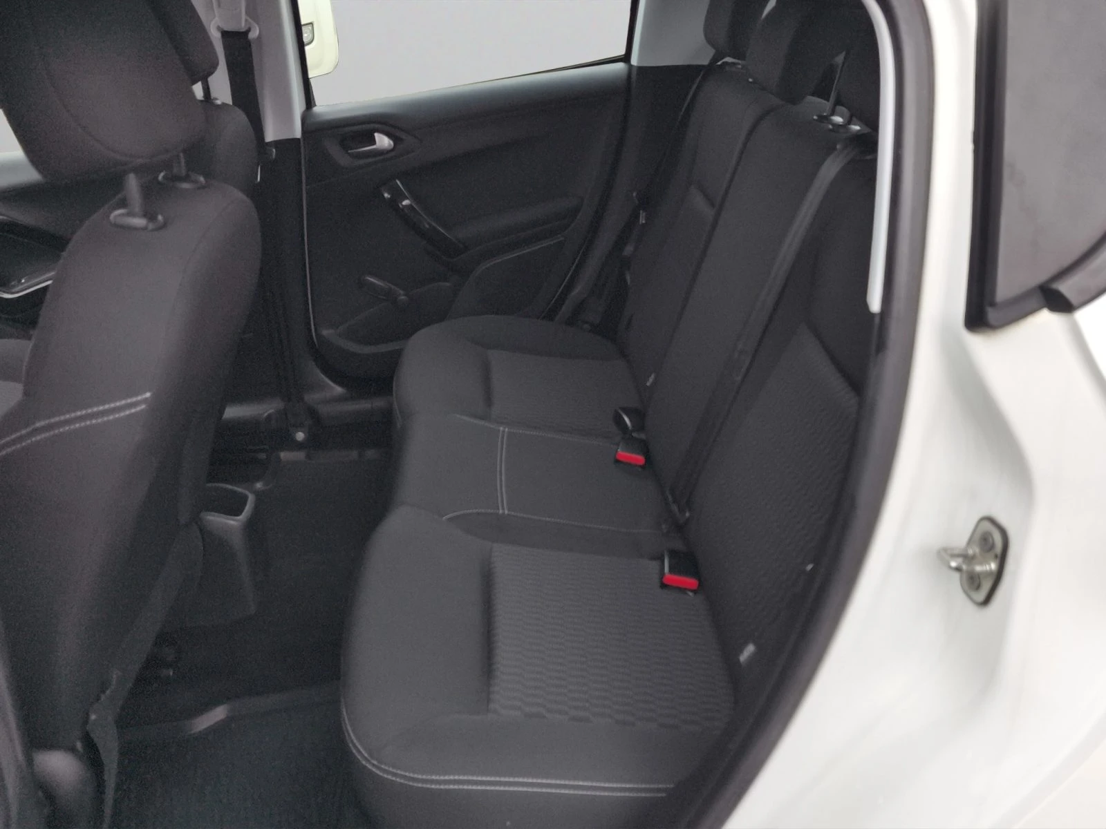 Peugeot 208 5P ACTIVE 1.2 VTi 68 BVM5 EURO 6.2//1905257 | Mobile.bg � ����������� 12