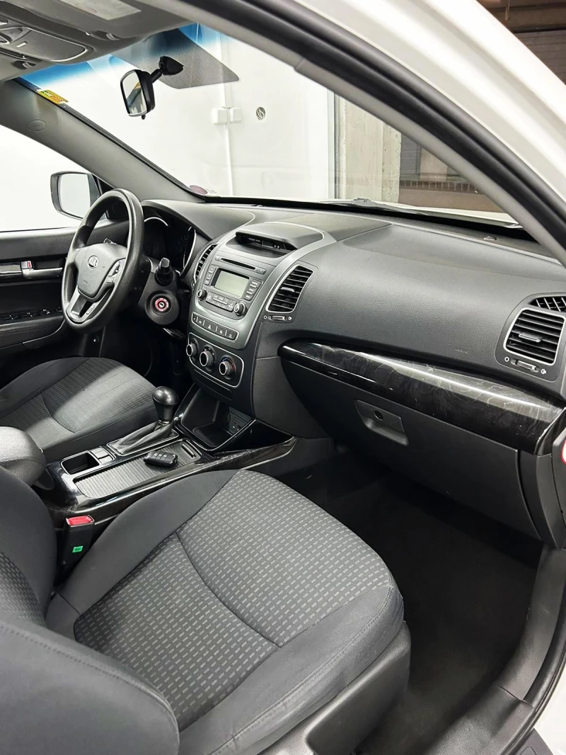 Kia Sorento 2.2-7мес, 4* 4 SWISS, снимка 9 - Автомобили и джипове - 47785566