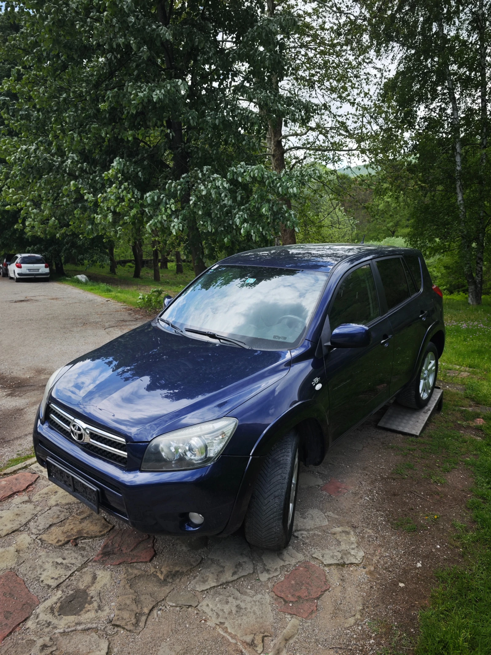 Toyota Rav4 2.2D-CAT 177к.с. - изображение 3