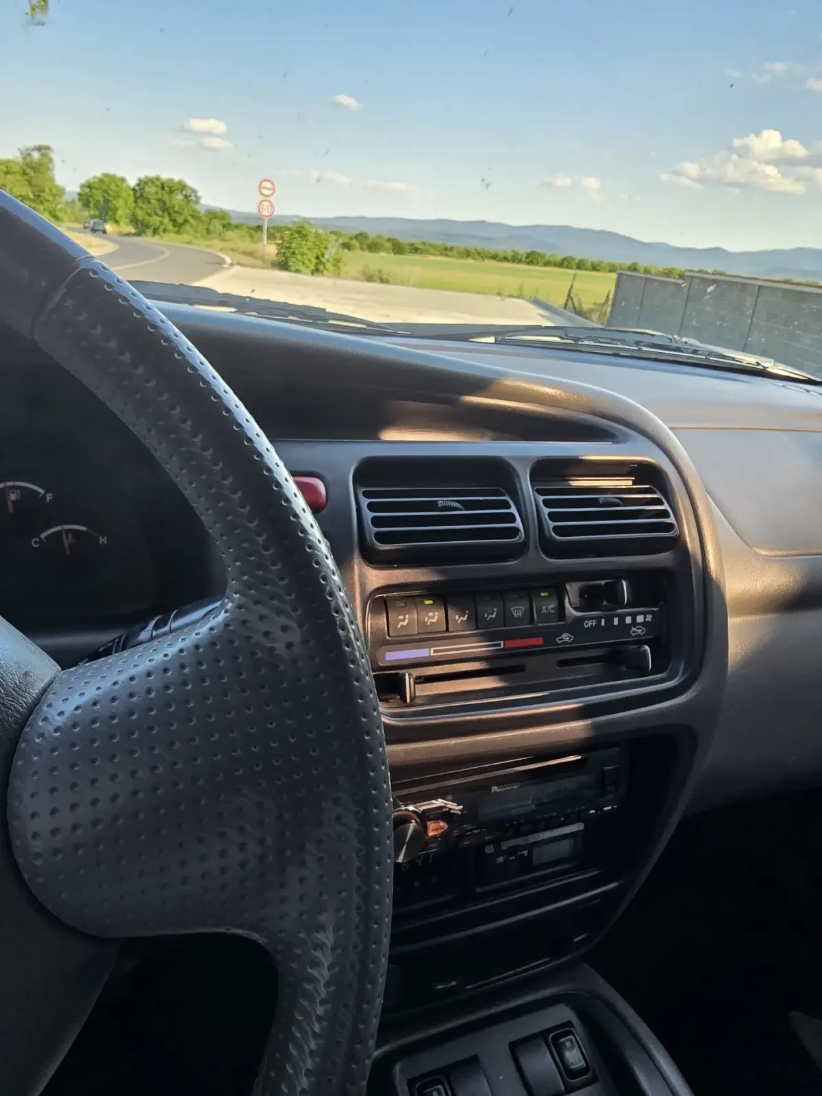 Suzuki Grand vitara 2.5 V6 4x4 - изображение 8