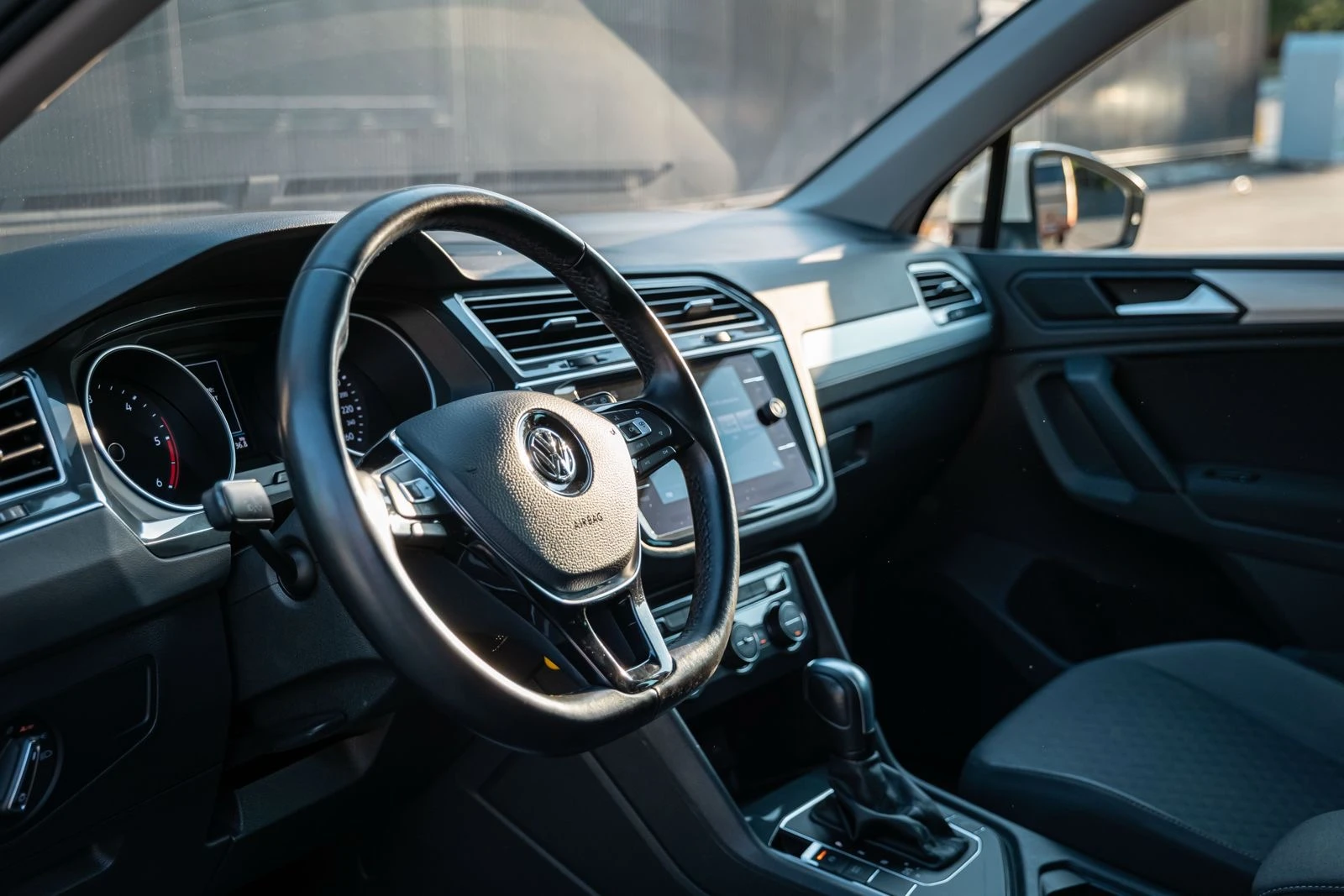 VW Tiguan 2.0 TDI Business - изображение 7