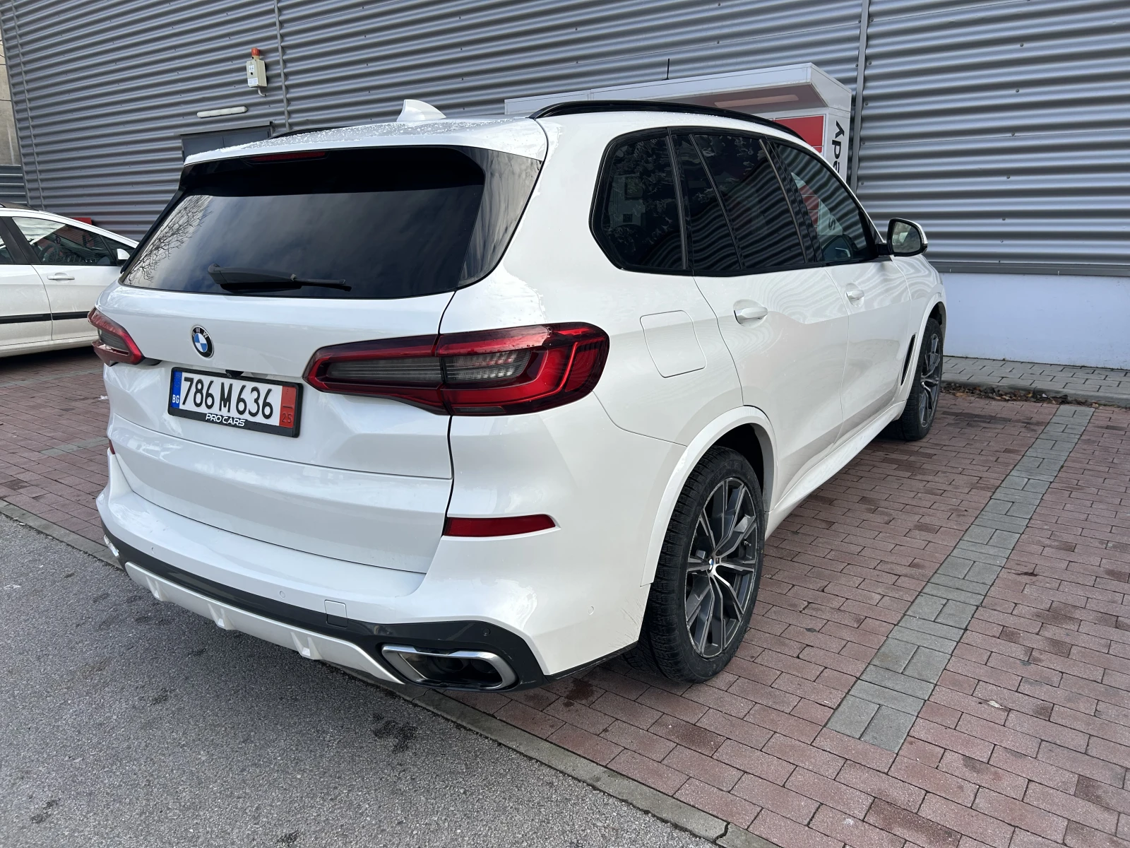 BMW X5 50i XDrive - изображение 6