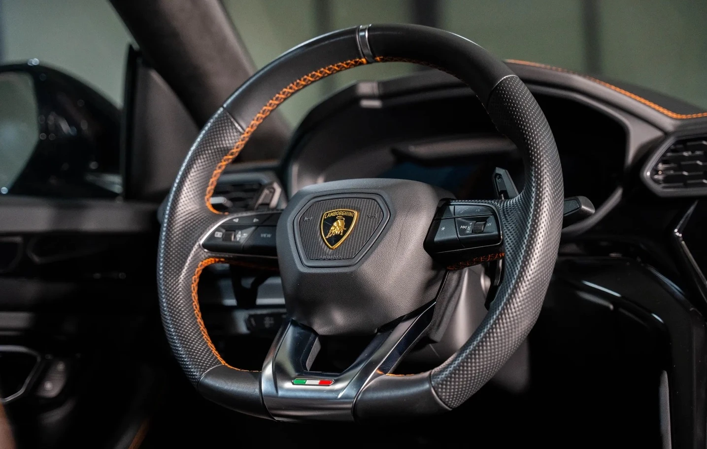 Lamborghini Urus 4.0 V8 650HP AWD, снимка 9 - Автомобили и джипове - 54139244